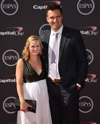 how tall is joe flacco's wife